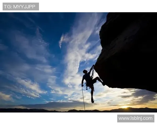 北京攀岩队与西安攀岩队赛后复盘探讨灵活性与战术运用的深度分析