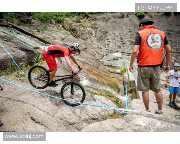 武汉极限运动队揭秘：包夹战术与极限挑战的深度解析